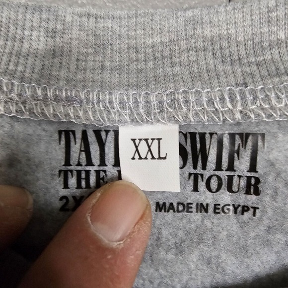 Taylor Swift Sweatshirt Womens XXL The Eras Tour Pop Concert Music Swifty Band - Picture 4 of 8